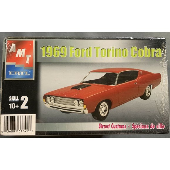 AMT 1969 Ford Torino Cobra 1:25 Model Kit #31745 New Sealed‎ - Picture 5 of 6